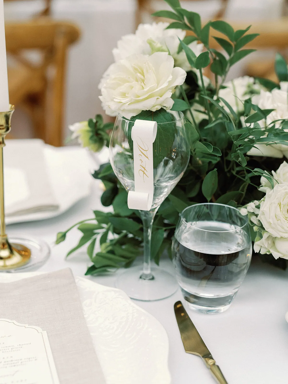 Wedding reception table setting