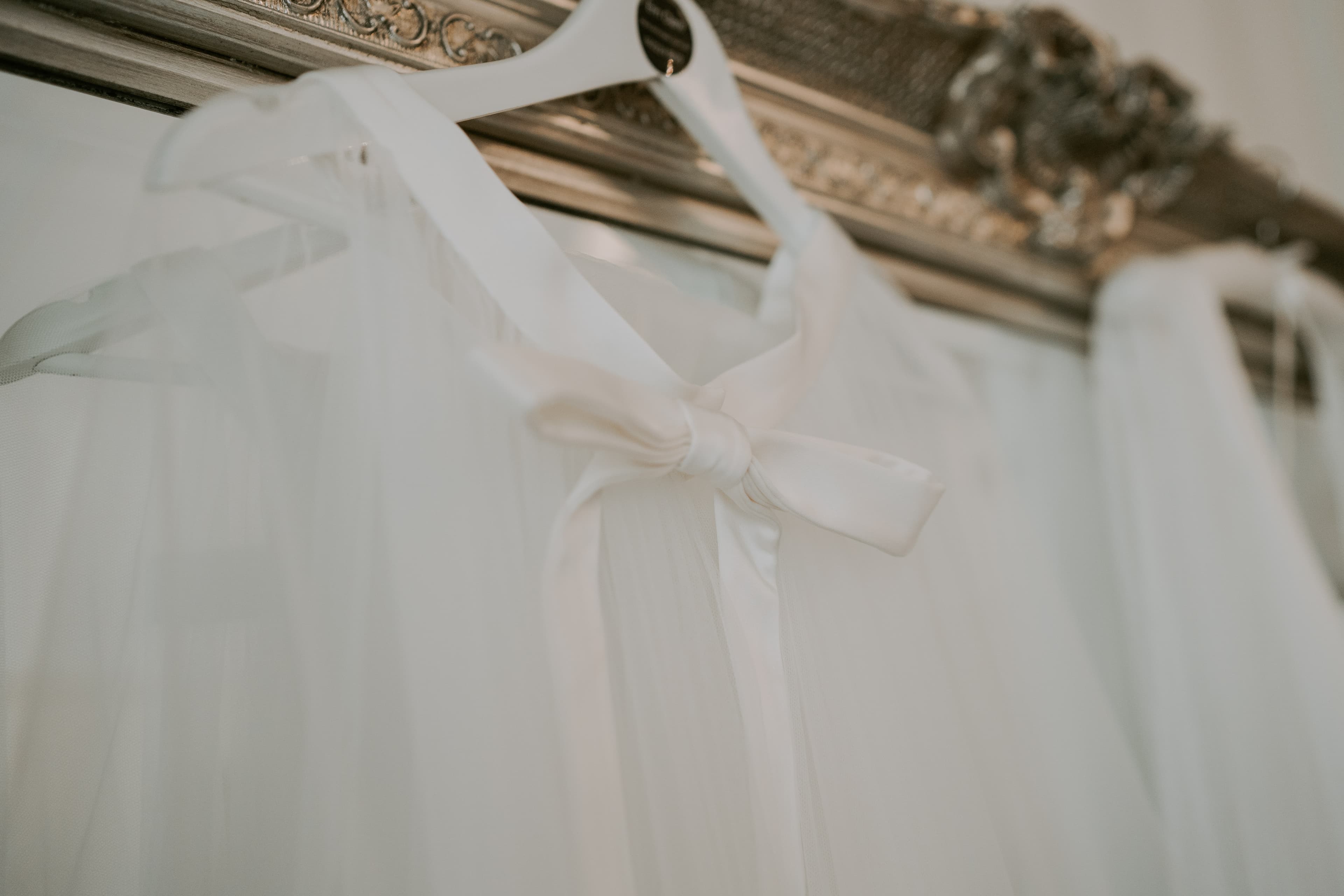 Wedding bows on veil